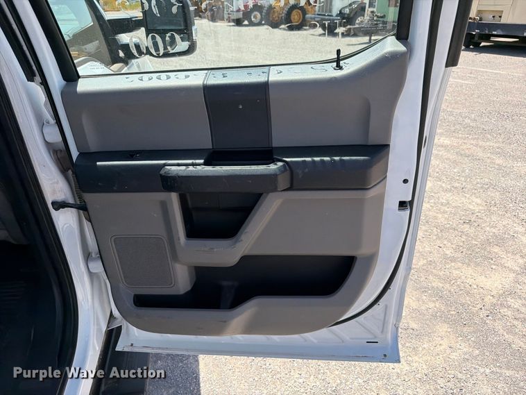 image for item EW8709 2022 Ford F250 Super Duty Crew Cab pickup truck