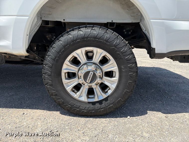 image for item EW8709 2022 Ford F250 Super Duty Crew Cab pickup truck