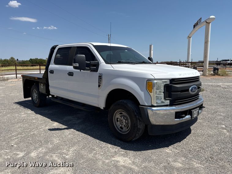 image for item EW8710 2017 Ford F250 Super Duty Crew Cab flatbed pickup truck