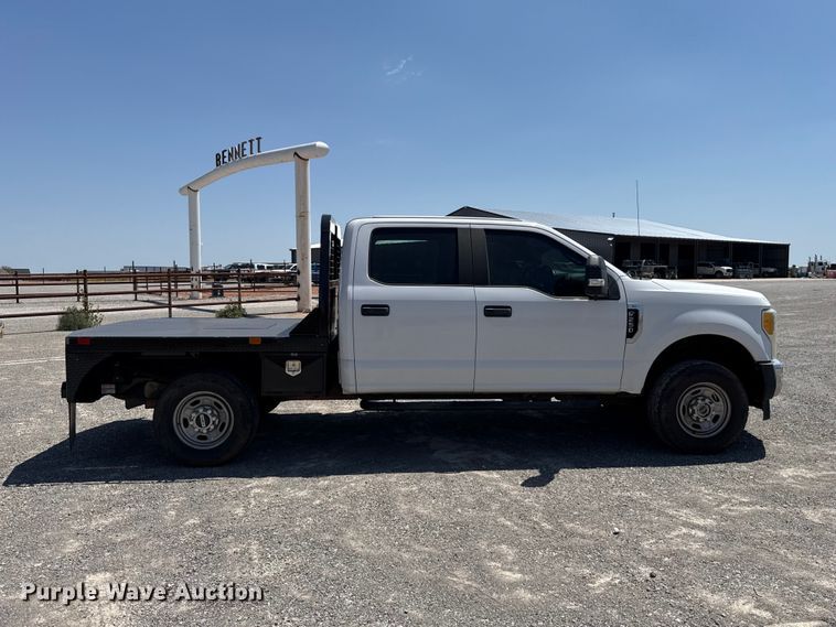 image for item EW8710 2017 Ford F250 Super Duty Crew Cab flatbed pickup truck