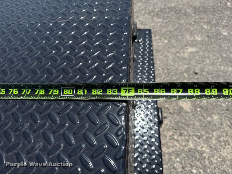 image for item EW8710 2017 Ford F250 Super Duty Crew Cab flatbed pickup truck