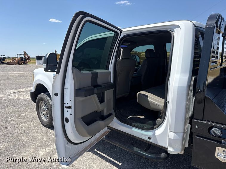 image for item EW8710 2017 Ford F250 Super Duty Crew Cab flatbed pickup truck