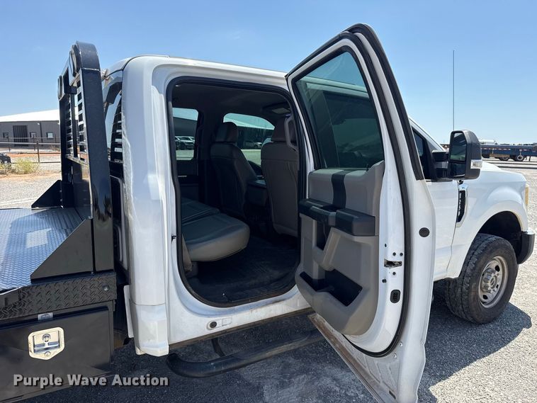 image for item EW8710 2017 Ford F250 Super Duty Crew Cab flatbed pickup truck