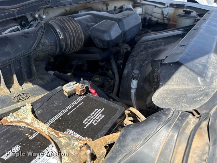 image for item EW8710 2017 Ford F250 Super Duty Crew Cab flatbed pickup truck
