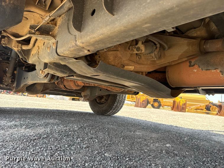 image for item EW8710 2017 Ford F250 Super Duty Crew Cab flatbed pickup truck