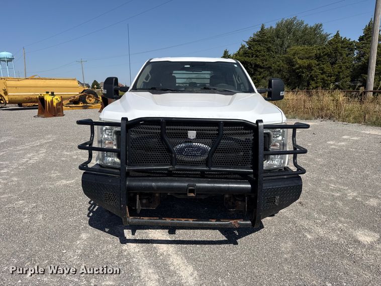 image for item EW8713 2019 Ford F250 Super Duty Crew Cab pickup truck