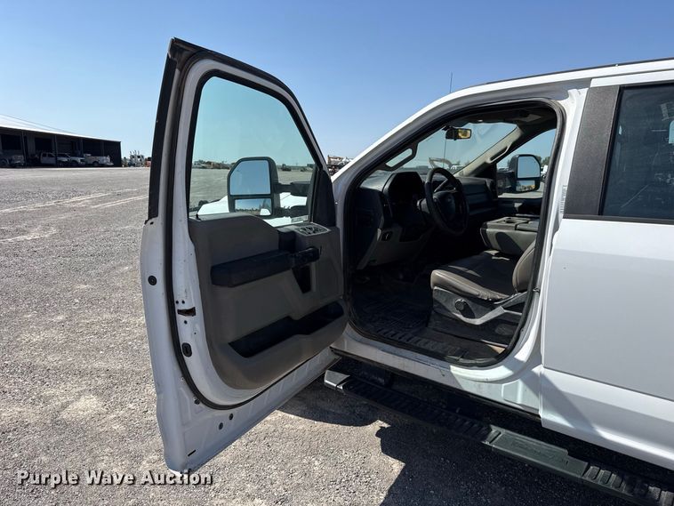image for item EW8713 2019 Ford F250 Super Duty Crew Cab pickup truck