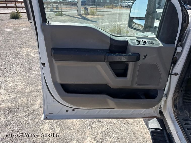 image for item EW8713 2019 Ford F250 Super Duty Crew Cab pickup truck