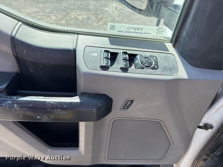 image for item EW8713 2019 Ford F250 Super Duty Crew Cab pickup truck