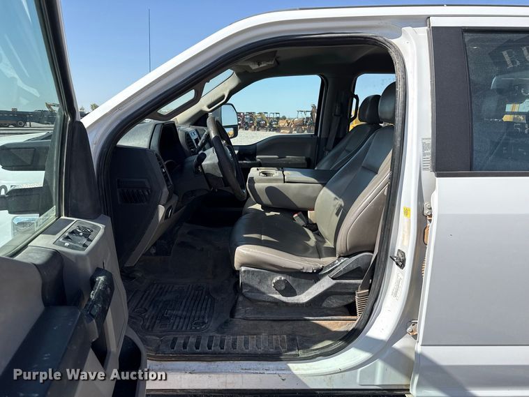image for item EW8713 2019 Ford F250 Super Duty Crew Cab pickup truck