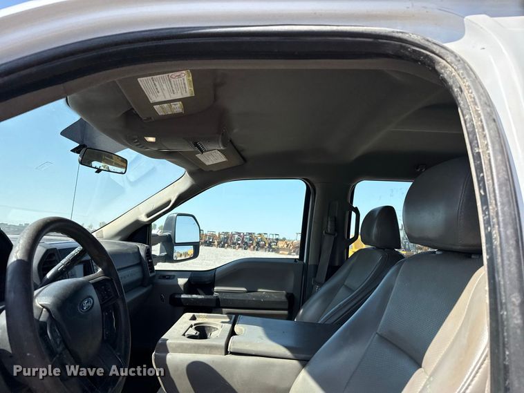 image for item EW8713 2019 Ford F250 Super Duty Crew Cab pickup truck