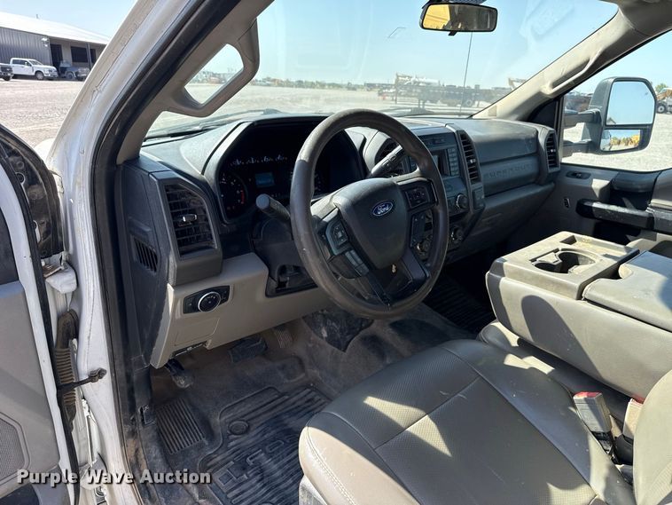 image for item EW8713 2019 Ford F250 Super Duty Crew Cab pickup truck