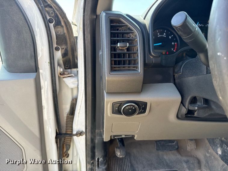 image for item EW8713 2019 Ford F250 Super Duty Crew Cab pickup truck