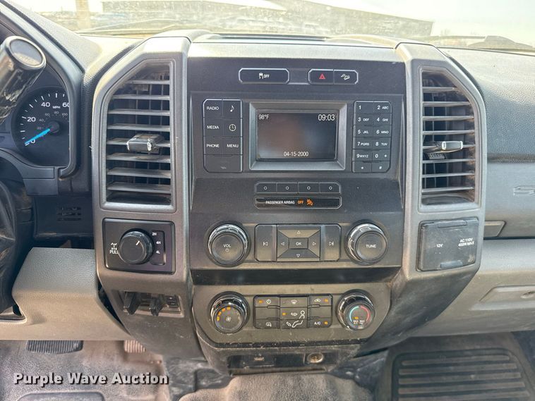 image for item EW8713 2019 Ford F250 Super Duty Crew Cab pickup truck