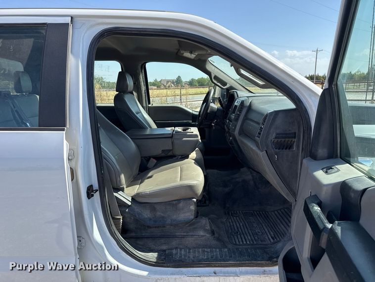 image for item EW8713 2019 Ford F250 Super Duty Crew Cab pickup truck