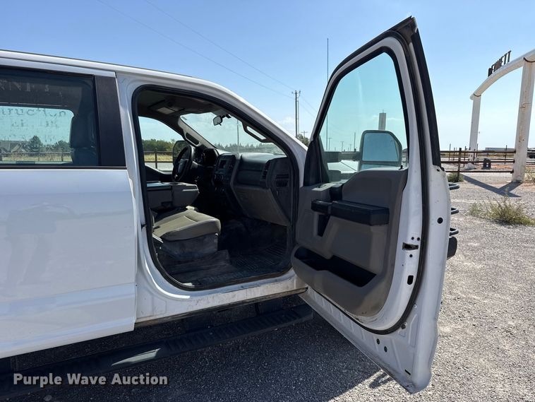 image for item EW8713 2019 Ford F250 Super Duty Crew Cab pickup truck