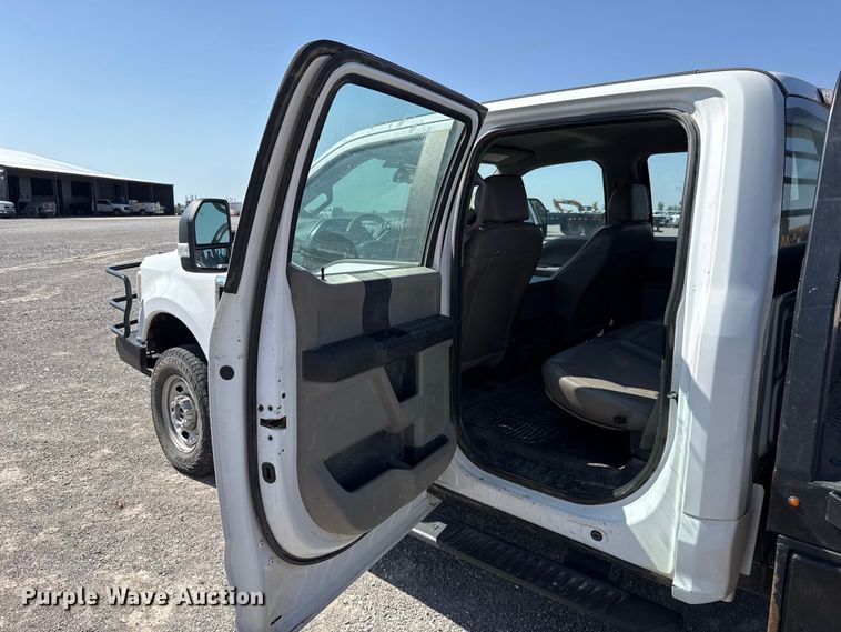 image for item EW8713 2019 Ford F250 Super Duty Crew Cab pickup truck