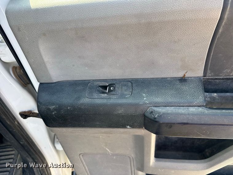 image for item EW8713 2019 Ford F250 Super Duty Crew Cab pickup truck