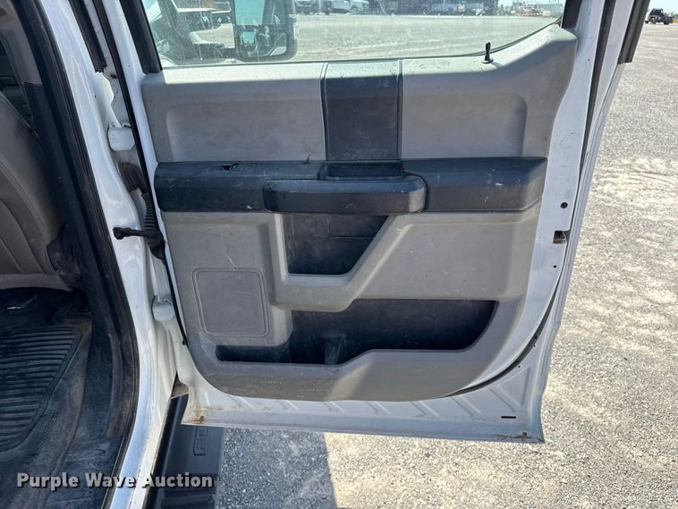 image for item EW8713 2019 Ford F250 Super Duty Crew Cab pickup truck