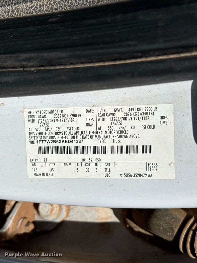 image for item EW8713 2019 Ford F250 Super Duty Crew Cab pickup truck