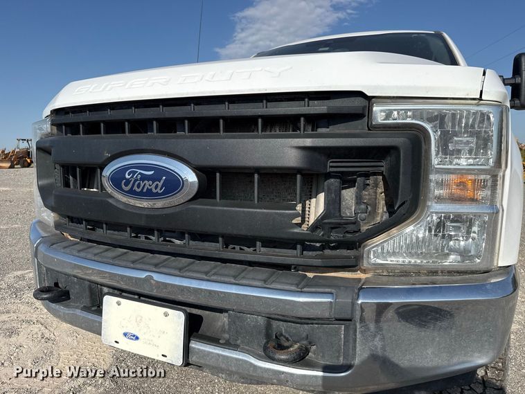 image for item EW8714 2021 Ford F-250 Crew Cab flatbed truck