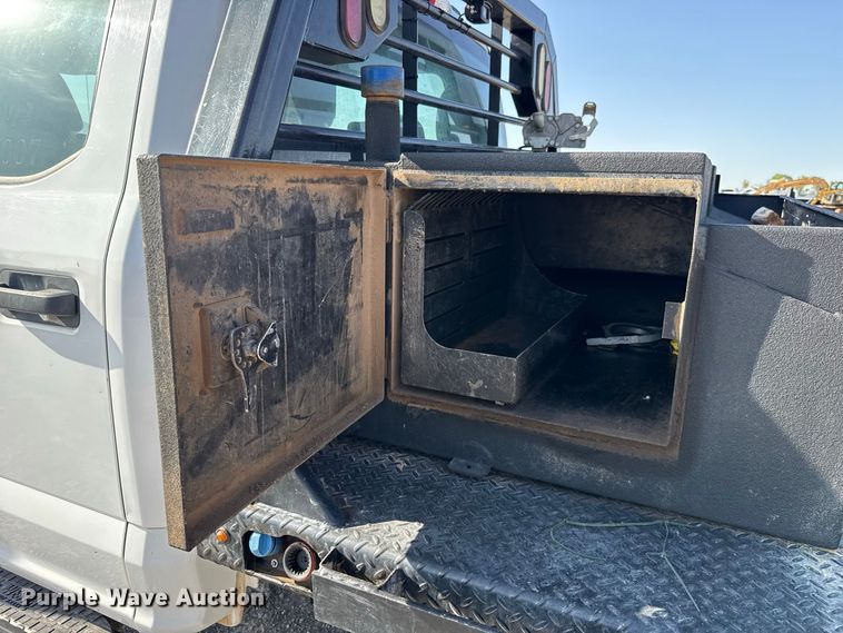 image for item EW8714 2021 Ford F-250 Crew Cab flatbed truck