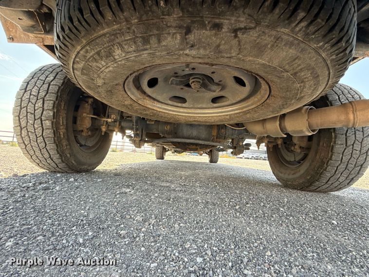 image for item EW8714 2021 Ford F-250 Crew Cab flatbed truck