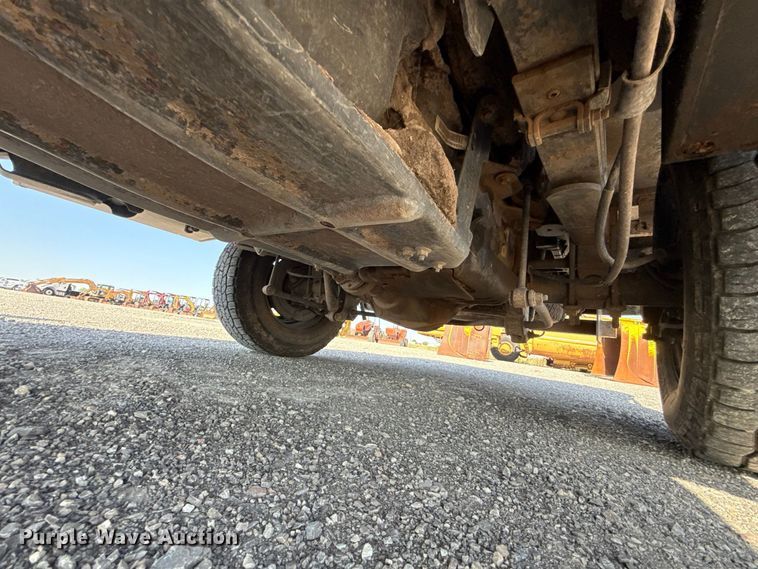 image for item EW8714 2021 Ford F-250 Crew Cab flatbed truck