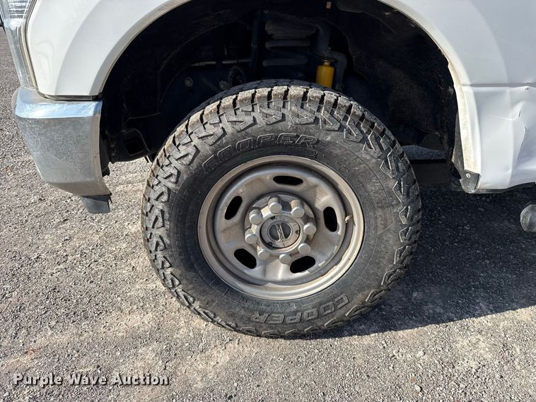 image for item EW8714 2021 Ford F-250 Crew Cab flatbed truck