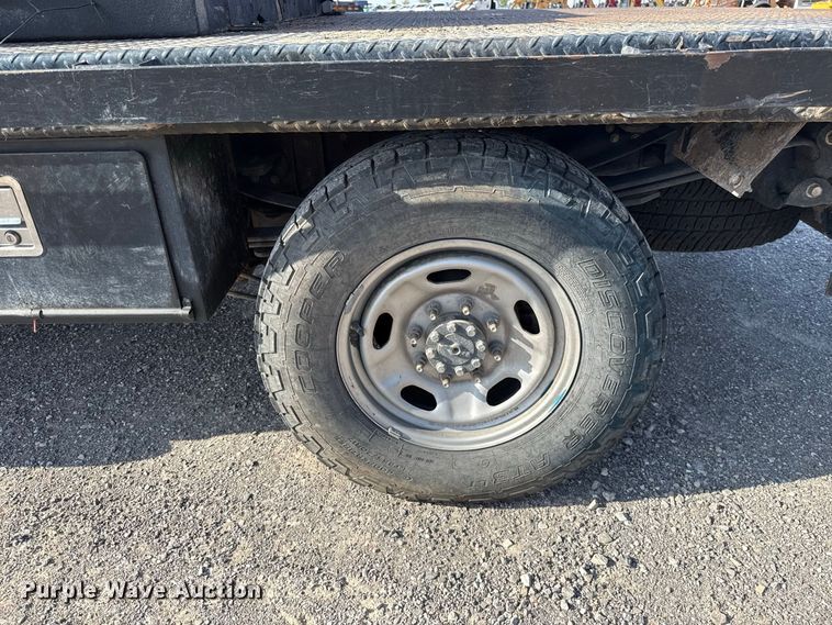 image for item EW8714 2021 Ford F-250 Crew Cab flatbed truck