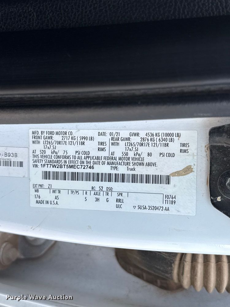 image for item EW8714 2021 Ford F-250 Crew Cab flatbed truck