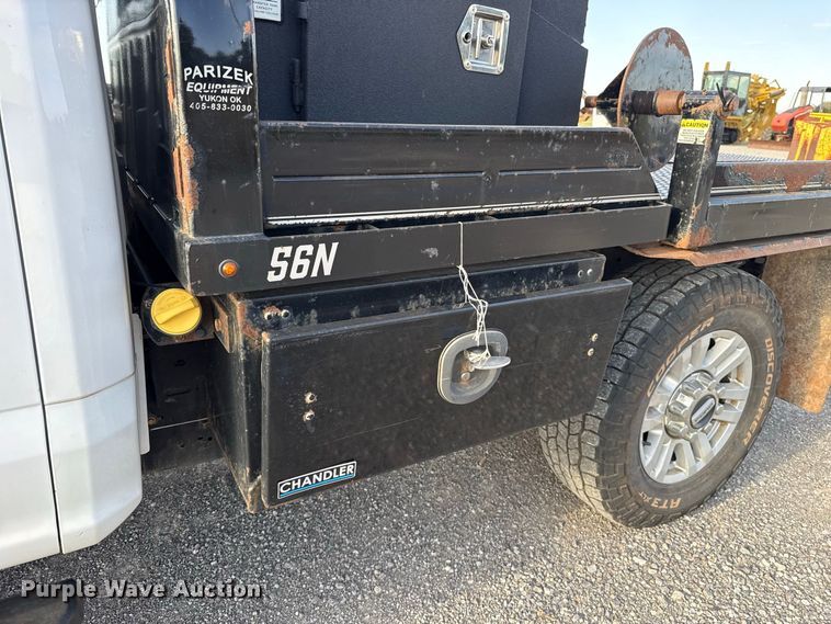 image for item EW8715 2019 Ford F250 Super Duty Crew Cab flatbed pickup truck
