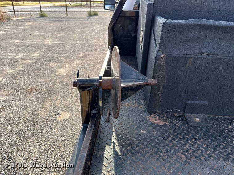 image for item EW8715 2019 Ford F250 Super Duty Crew Cab flatbed pickup truck