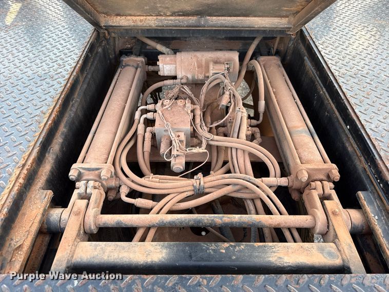 image for item EW8715 2019 Ford F250 Super Duty Crew Cab flatbed pickup truck