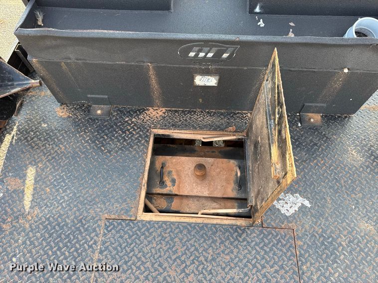image for item EW8715 2019 Ford F250 Super Duty Crew Cab flatbed pickup truck