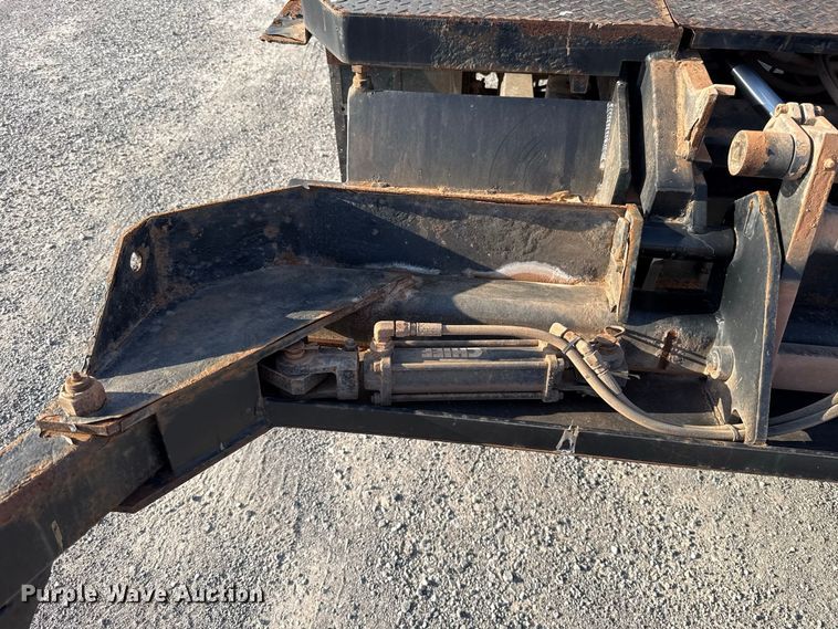 image for item EW8715 2019 Ford F250 Super Duty Crew Cab flatbed pickup truck