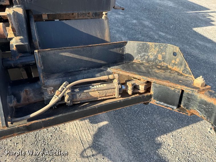 image for item EW8715 2019 Ford F250 Super Duty Crew Cab flatbed pickup truck