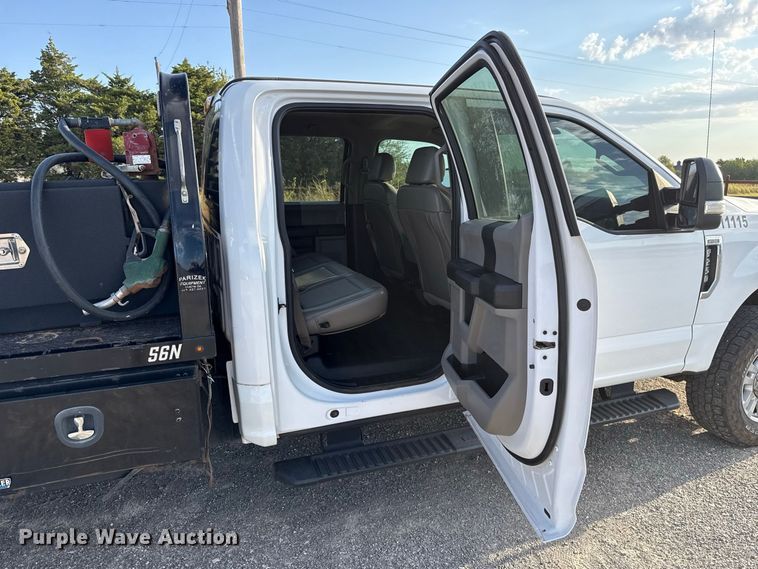 image for item EW8715 2019 Ford F250 Super Duty Crew Cab flatbed pickup truck