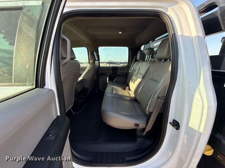 image for item EW8715 2019 Ford F250 Super Duty Crew Cab flatbed pickup truck