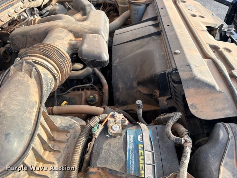image for item EW8715 2019 Ford F250 Super Duty Crew Cab flatbed pickup truck