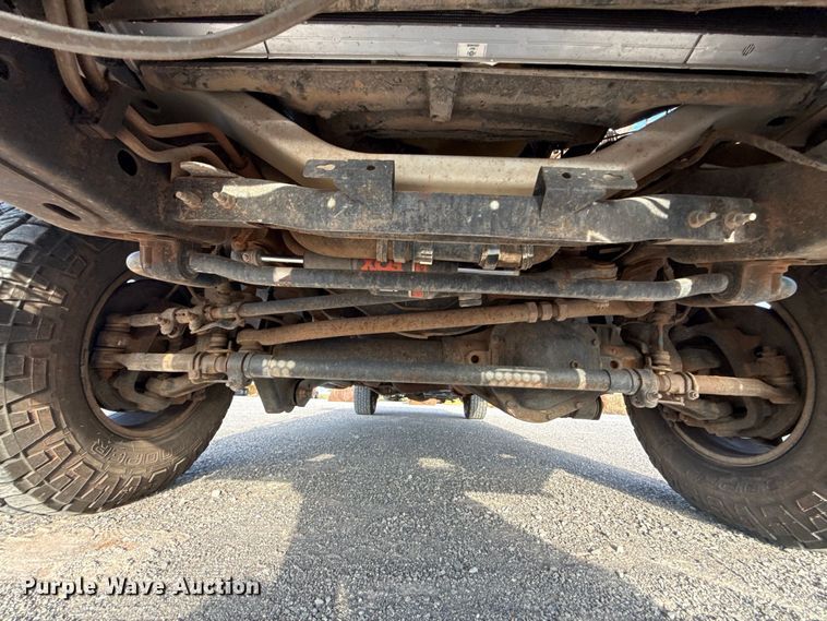 image for item EW8715 2019 Ford F250 Super Duty Crew Cab flatbed pickup truck