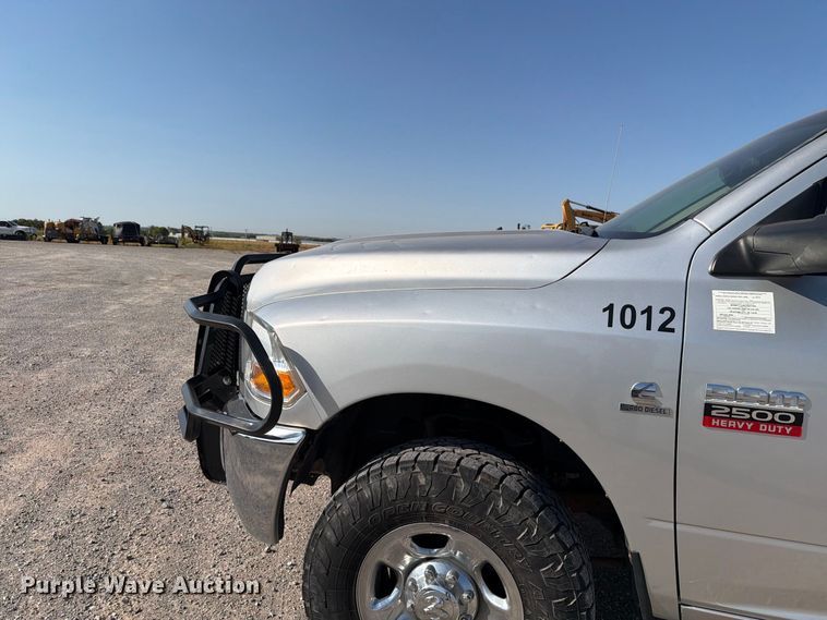 image for item EW8716 2012 Dodge Ram 2500 Crew Cab flatbed pickup truck