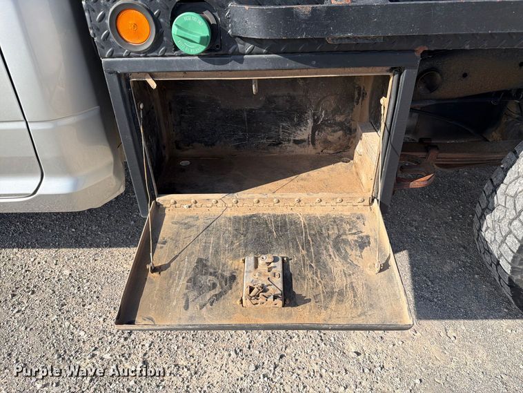 image for item EW8716 2012 Dodge Ram 2500 Crew Cab flatbed pickup truck