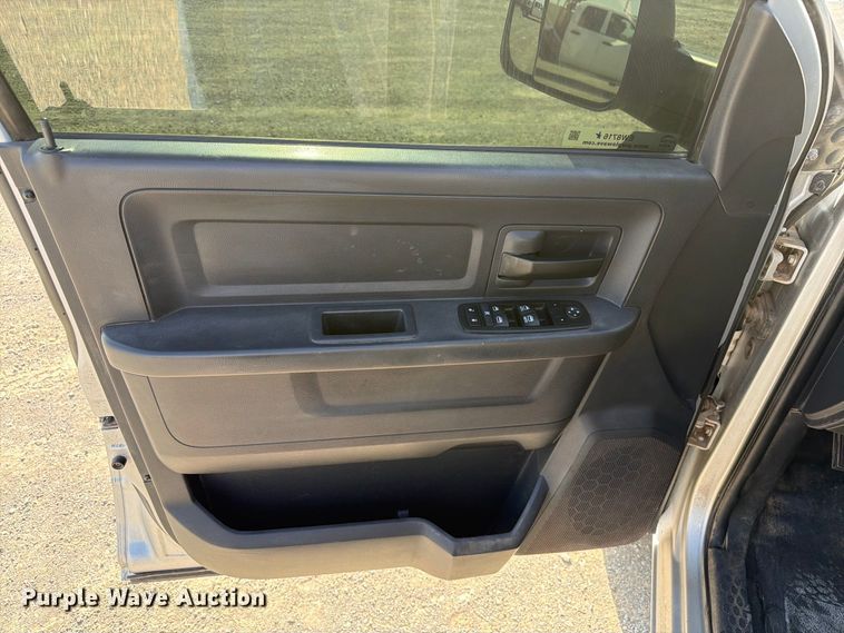 image for item EW8716 2012 Dodge Ram 2500 Crew Cab flatbed pickup truck
