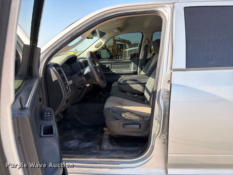 image for item EW8716 2012 Dodge Ram 2500 Crew Cab flatbed pickup truck