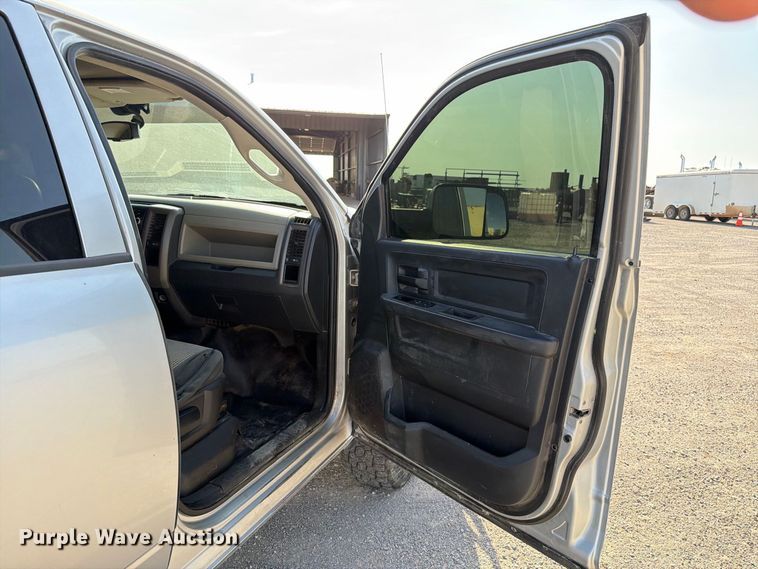 image for item EW8716 2012 Dodge Ram 2500 Crew Cab flatbed pickup truck