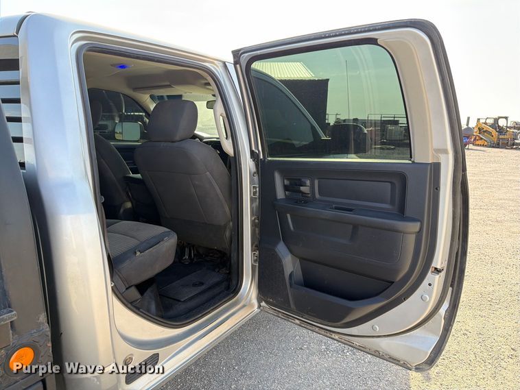 image for item EW8716 2012 Dodge Ram 2500 Crew Cab flatbed pickup truck