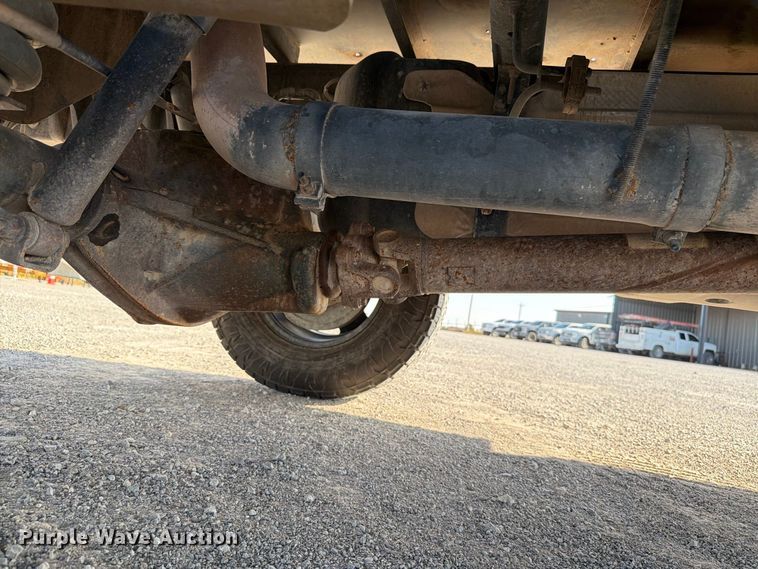 image for item EW8716 2012 Dodge Ram 2500 Crew Cab flatbed pickup truck