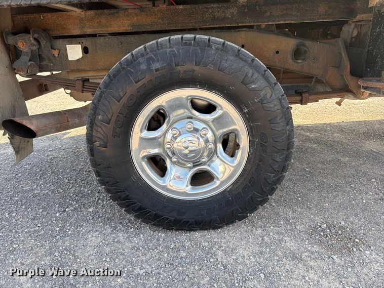 image for item EW8716 2012 Dodge Ram 2500 Crew Cab flatbed pickup truck