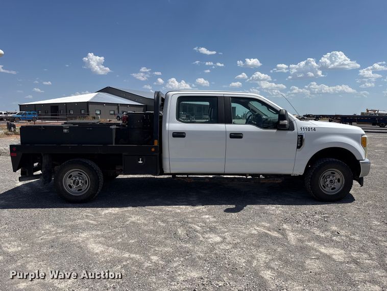 image for item EW8722 2017 Ford F250 Super Duty Crew Cab flatbed pickup truck